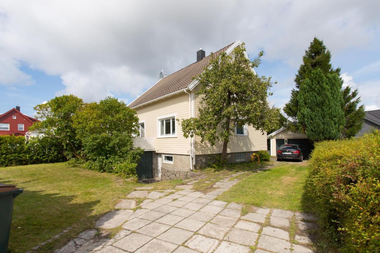Mandal Apartment Mit Moeglichkeit Ein Boot Zu Benutzen Und Angeln Exterior photo